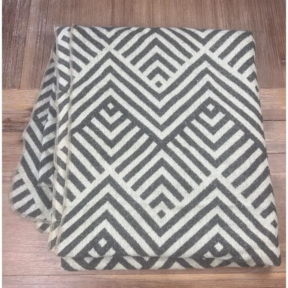 Incas Collection Andean Wool Throw Blanket Black Ivory Geometric Ecuador Tribal